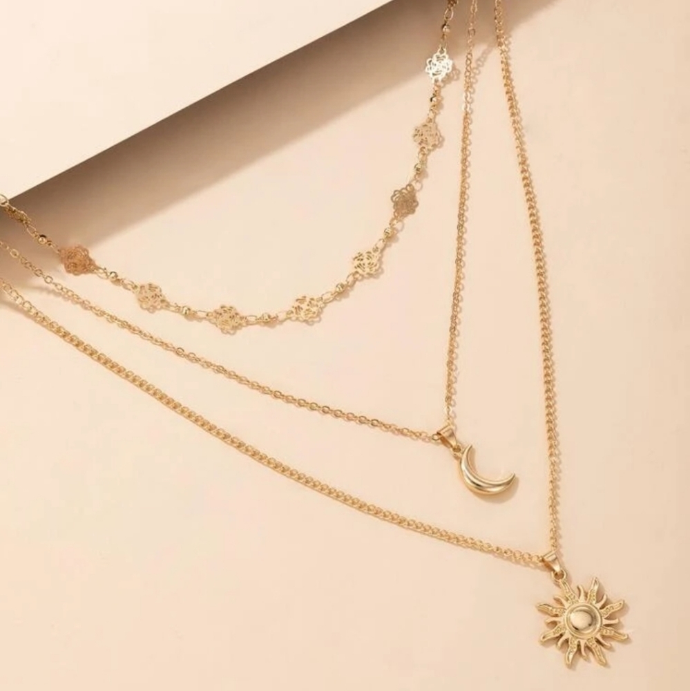 *Hannah* Sun and Moon Necklace - Picture 3 of 4